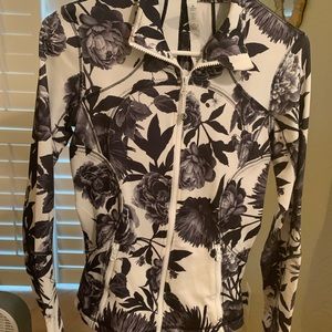 Lululemon define sz 4